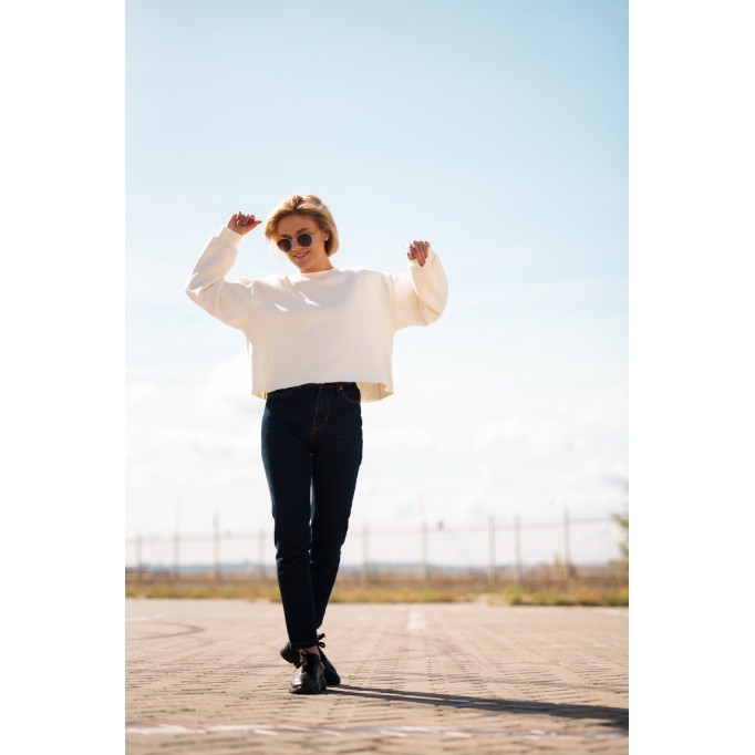 Жіноча краса у ритмі життя: як підтримати шкіру, волосся і сяйво зсередини